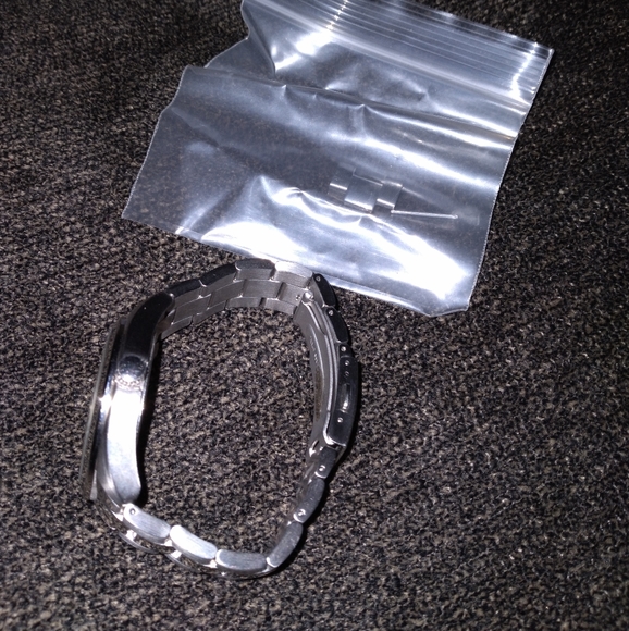 🎉Men's Guess Watch - Picture 3 of 4